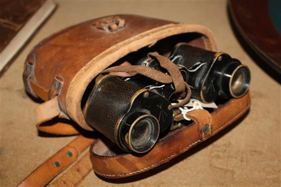Pair of binoculars 1914 WW1 in later case